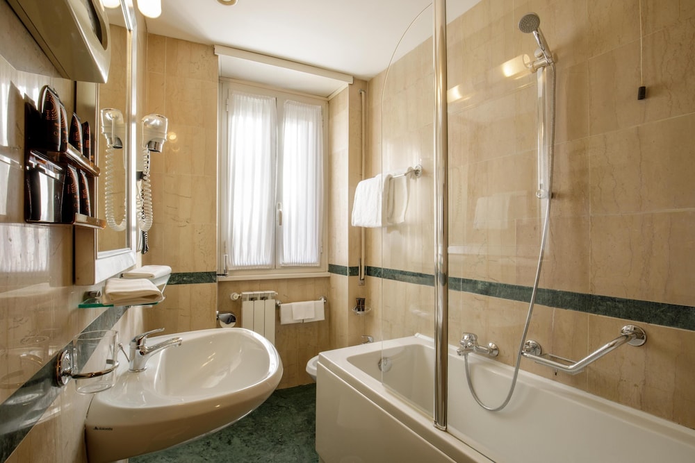 Santa Costanza Hotel 47/50