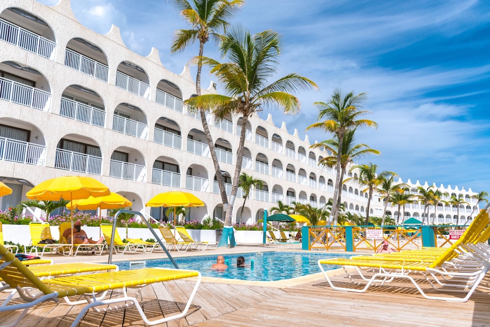 Belair Beach Hotel 17/35