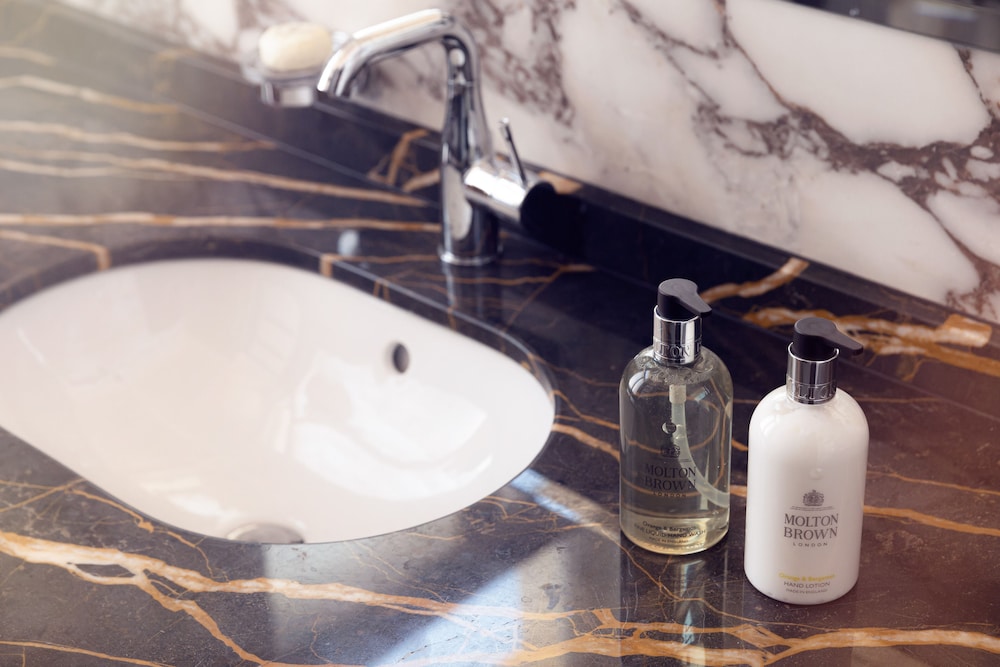 Allure Hotel and Residence Prague 33/34