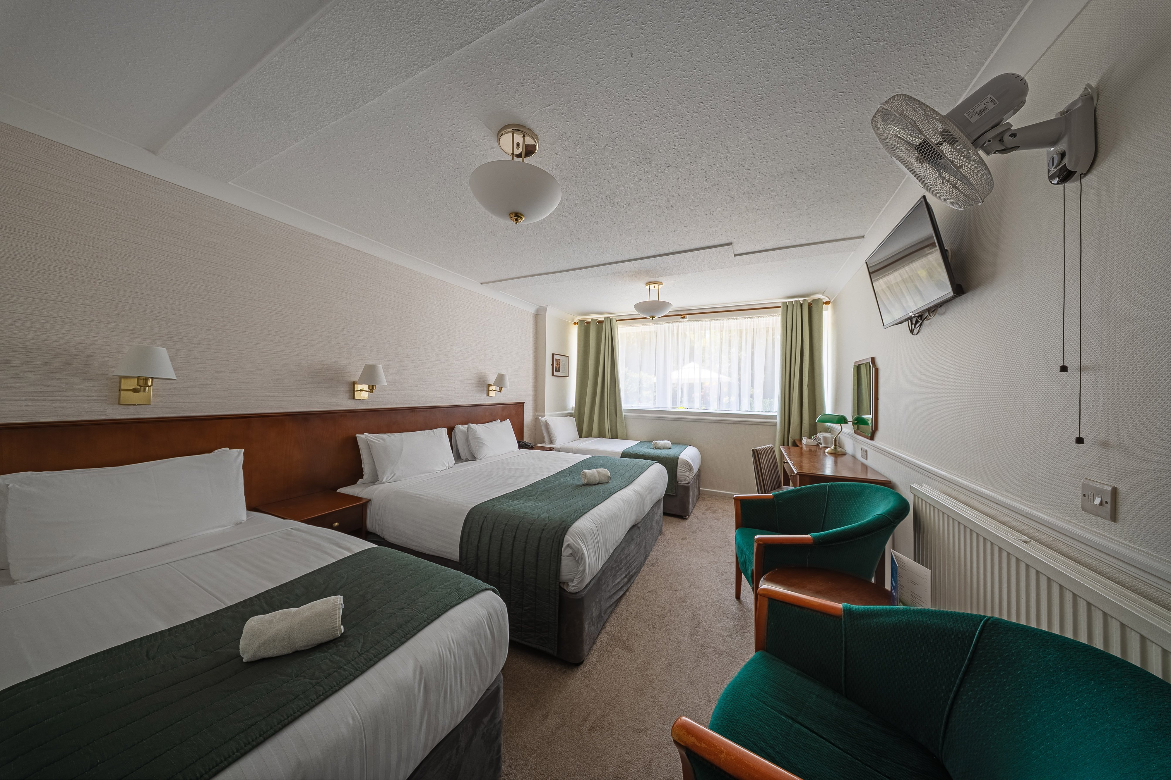 THE CLARENDON HOTEL 14/50