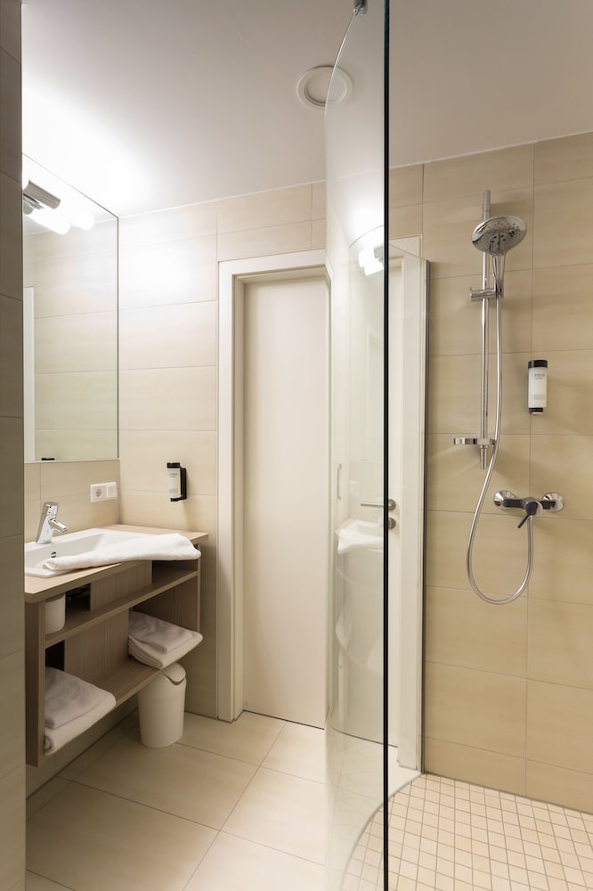 Viva Hotel Lubeck 17/45