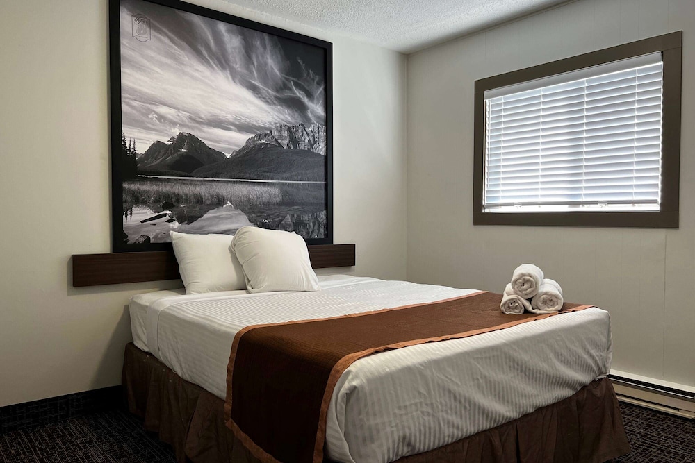 Coast Penticton Hotel 8/50