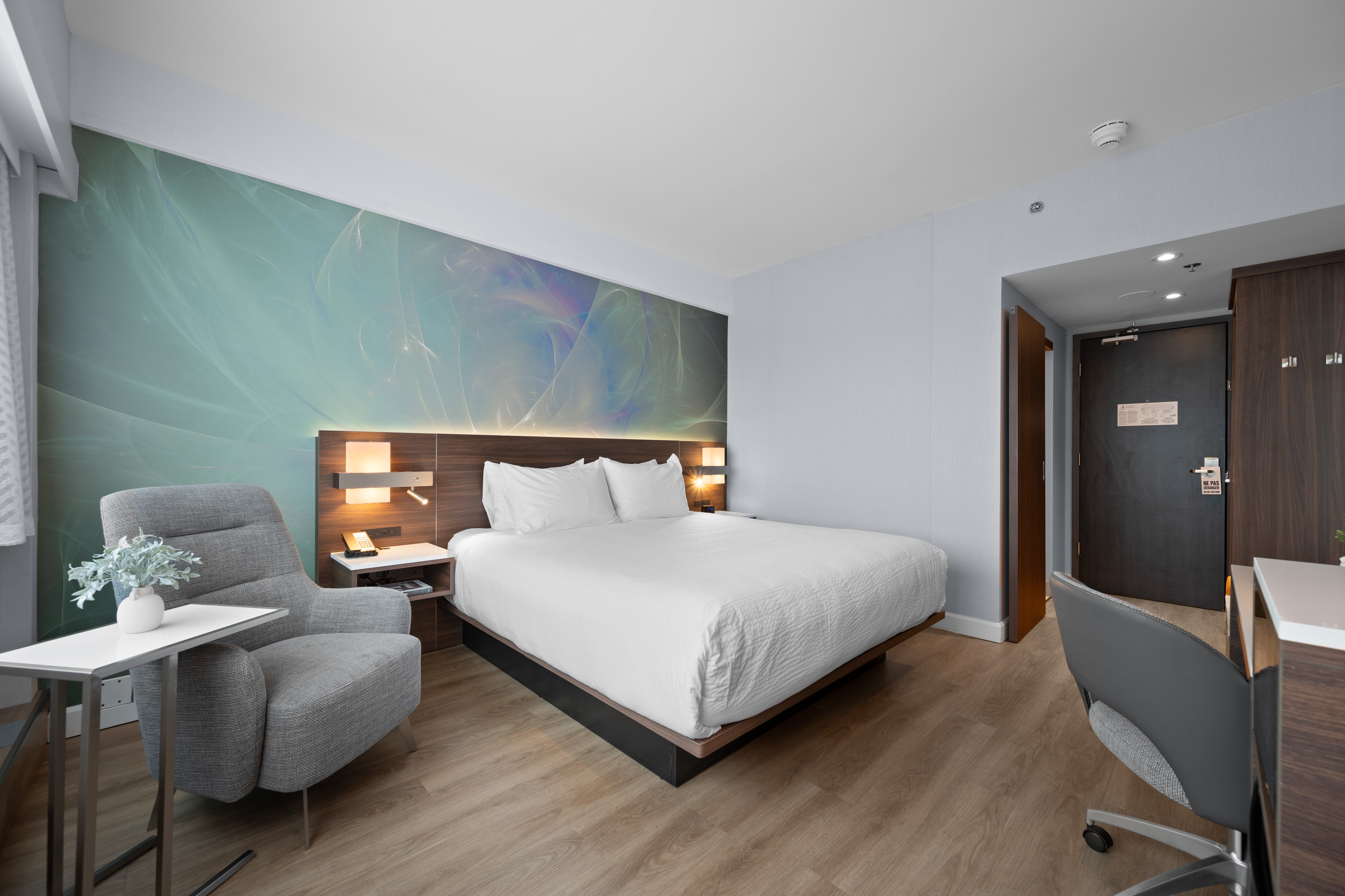 Armon Plaza Montreal Airport 24/62