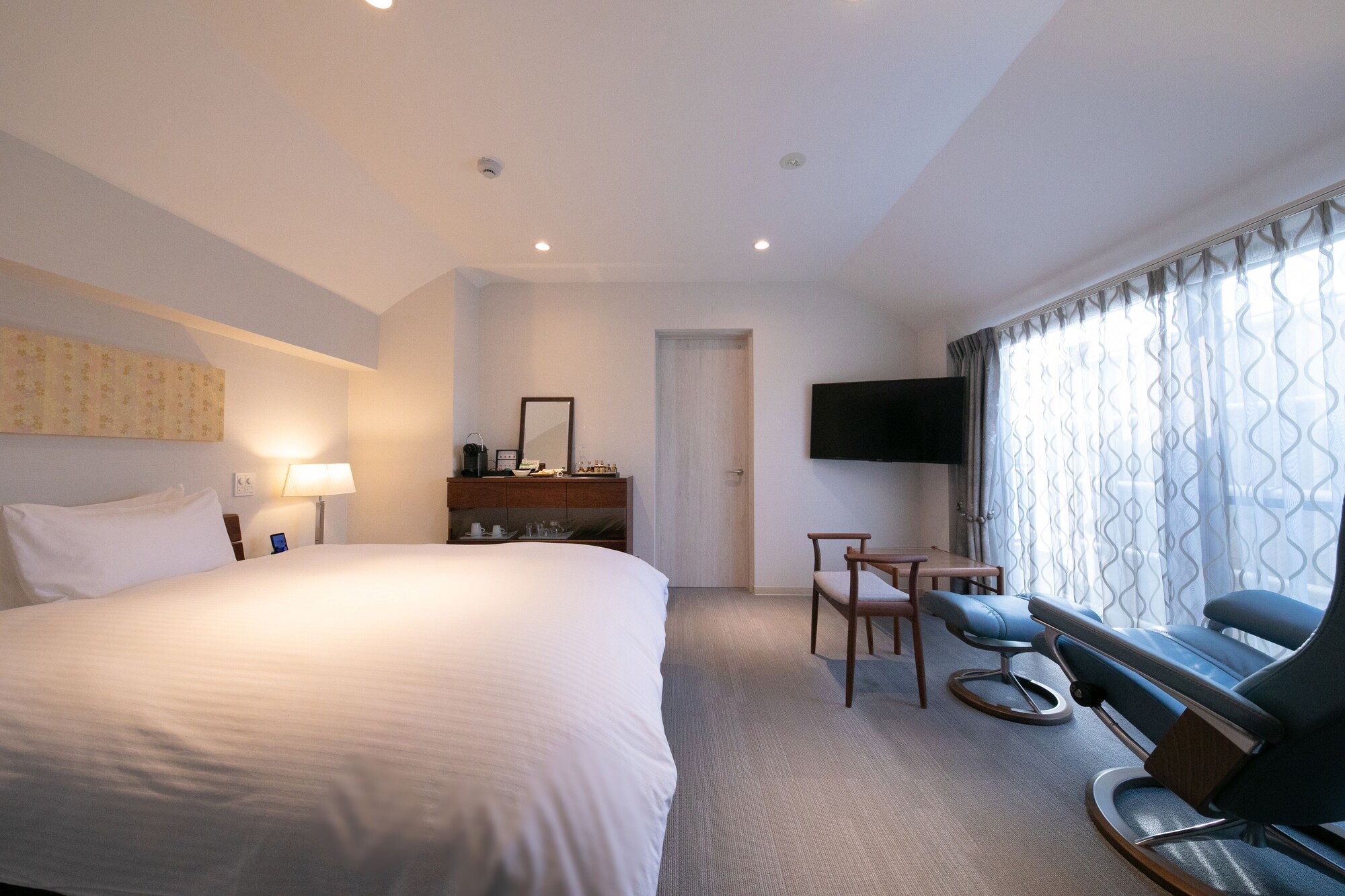 COMPACT, DOUBLE BED