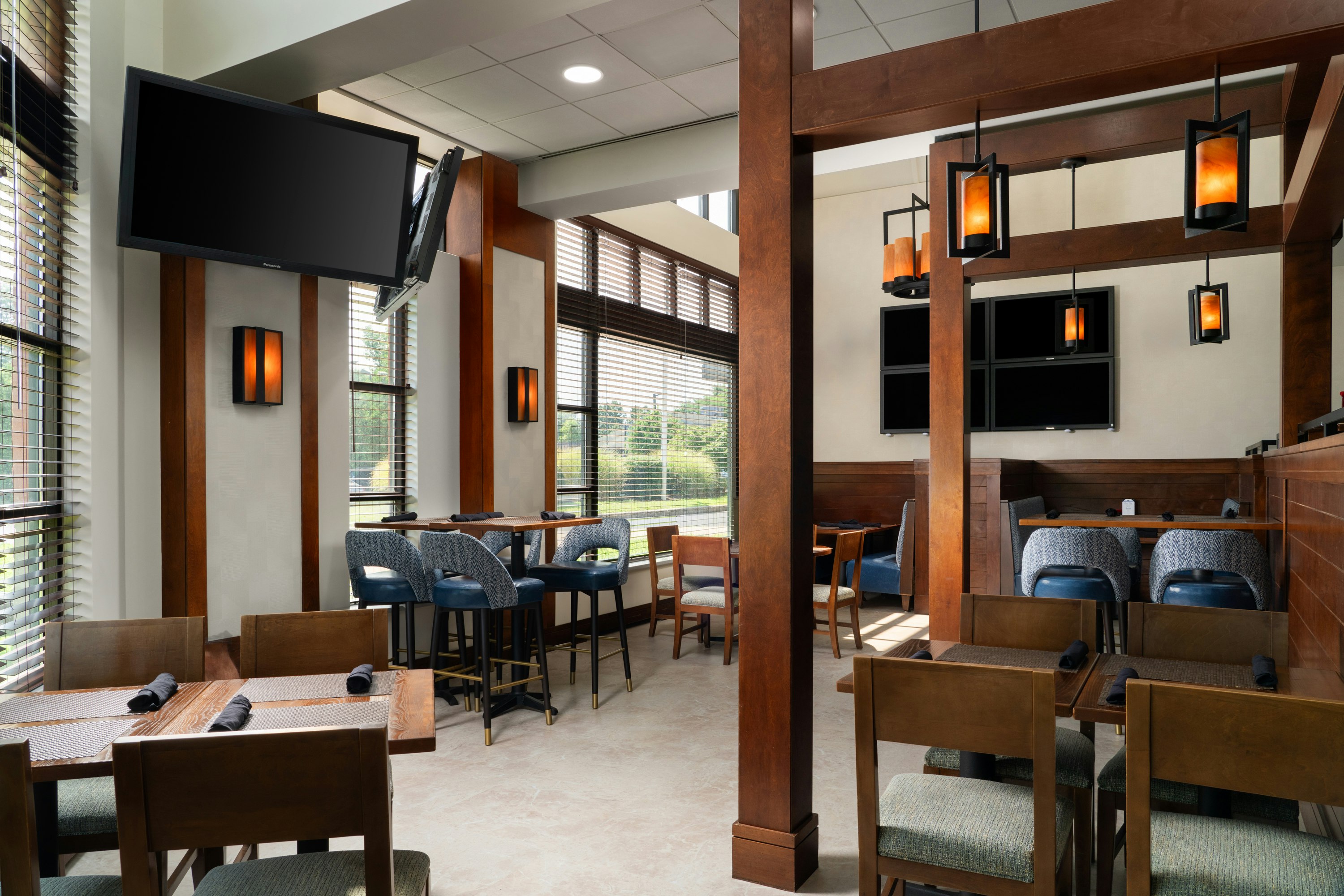DoubleTree by Hilton Hotel Hartford - Bradley Airport 12/21