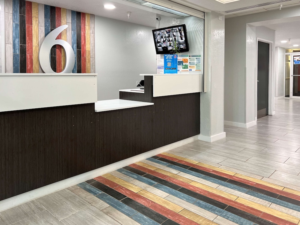 Motel6 Springfield, IL 11/50