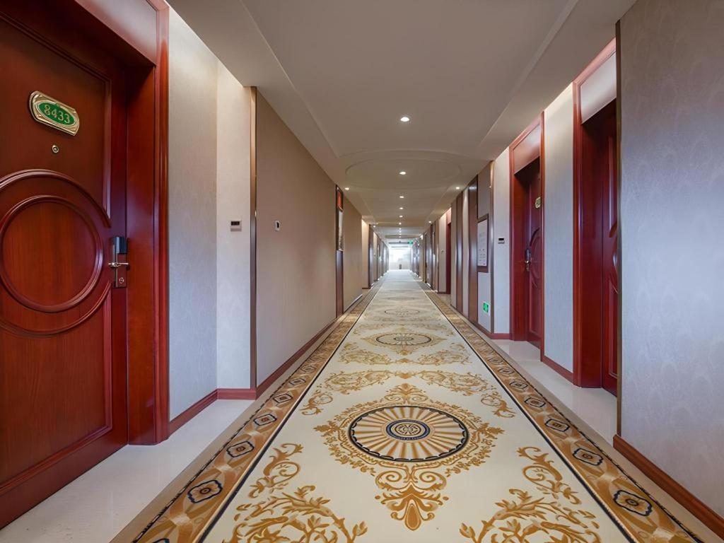 Vienna Hotel (Zhongshan Guzhen Lighting Expo Center) 35/60