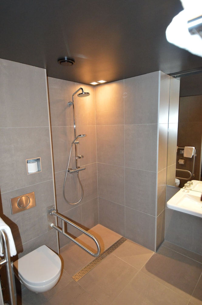 Amosa Hotel Liege & Sava Natures Cuisine 45/50