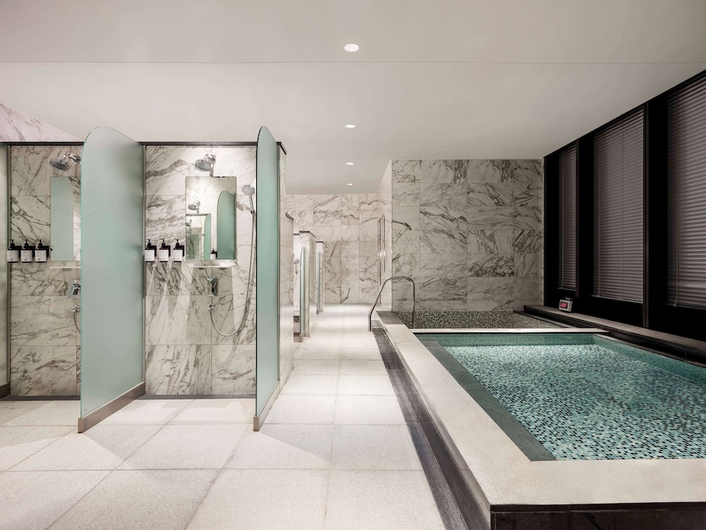 Novotel Suites Ambassador Seoul Yongsan 32/64