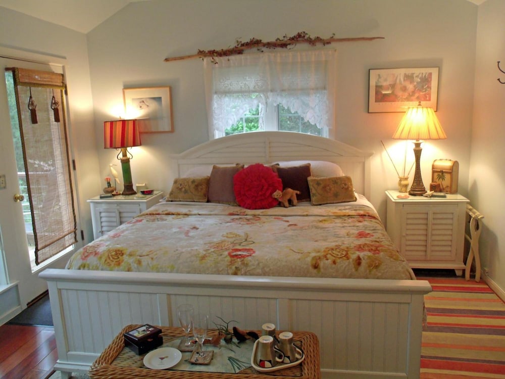 Inn to the Woods Bed and Breakfast 14/33