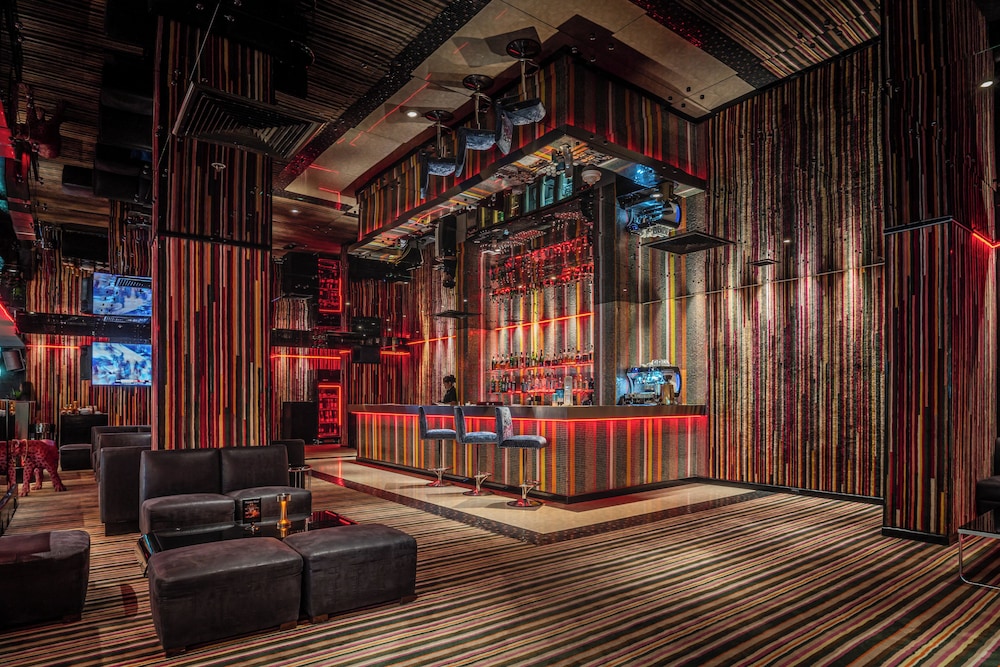 Night Hotel Bangkok (formerly Dream Hotel Bangkok) 76/81