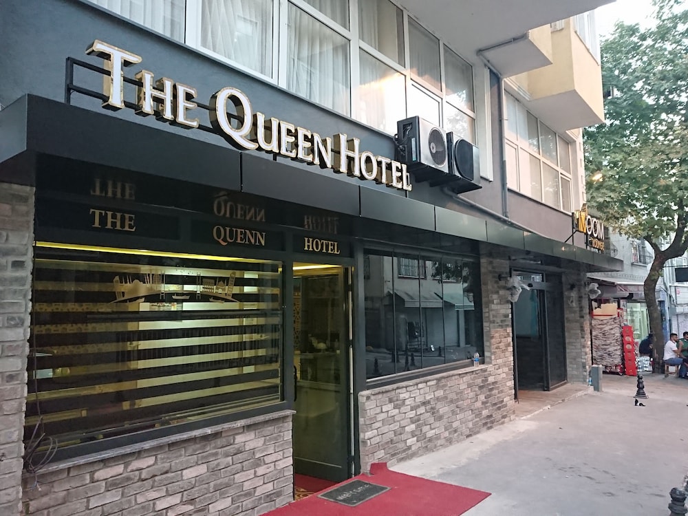 The Queen Hotel 66/67