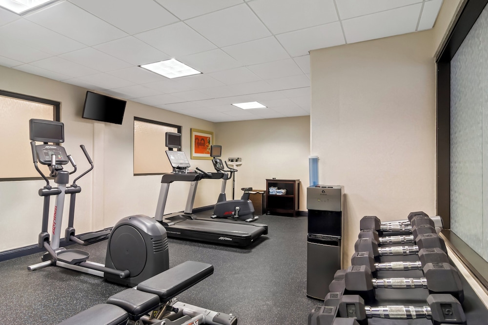 Holiday Inn Express & Suites Jacksonville SE- Med Ctr Area 32/55