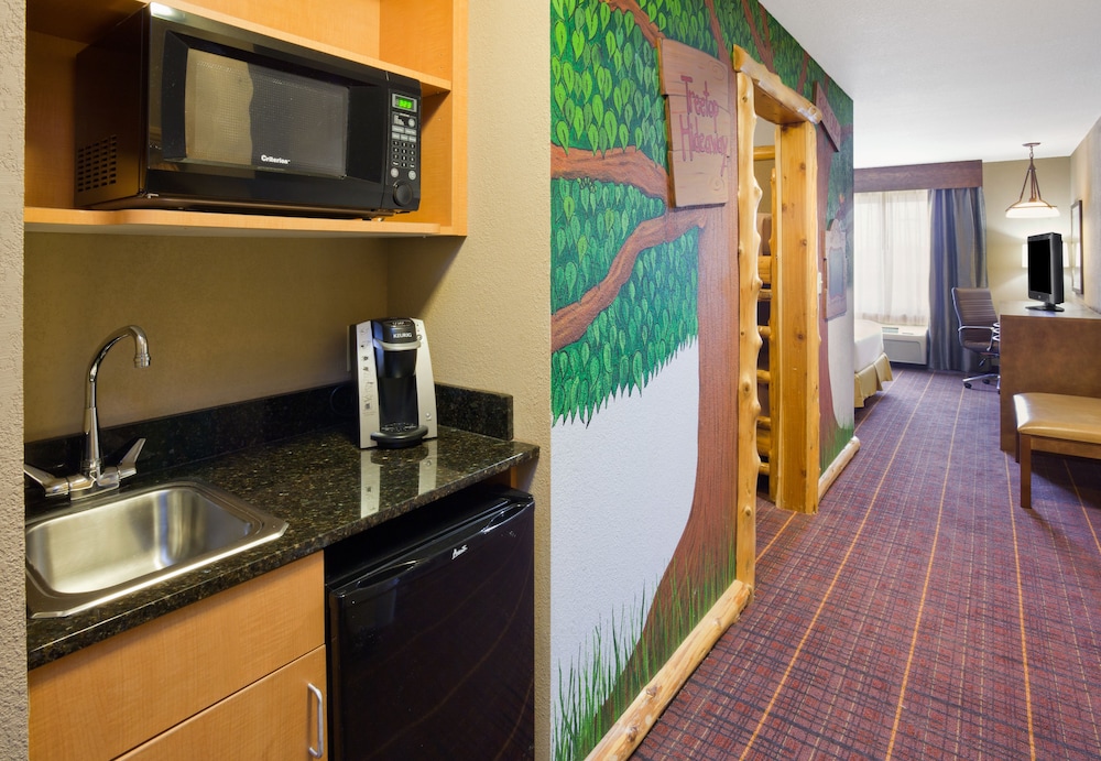 Holiday Inn Express Hotel & Suites Brainerd-Baxter 63/63