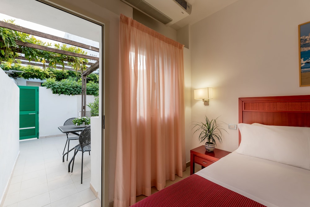 MARITALIA HOTEL CLUB VILLAGE 11/67