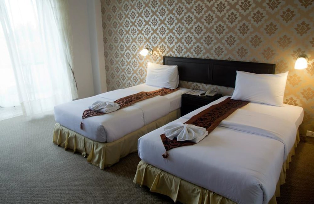 Golden Dragon Resort 16/43