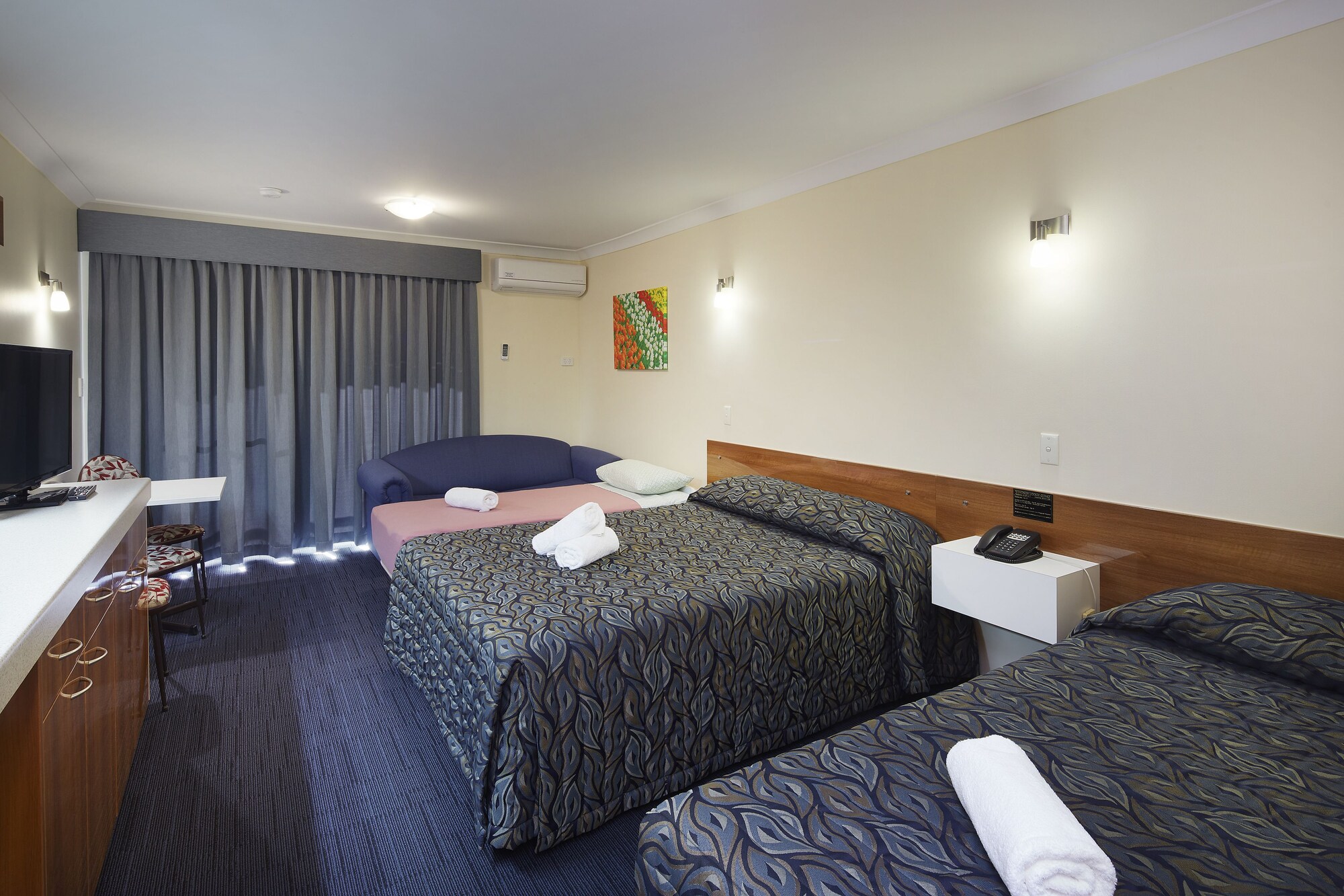 ROOM, TRIPLE