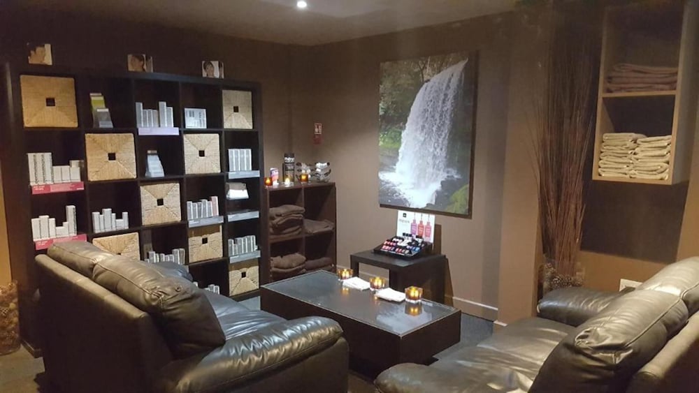 OYO Flagship Nant Ddu Lodge Hotel & Spa 43/70