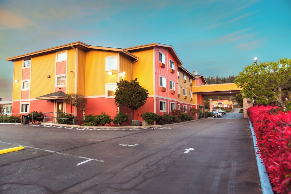 Bay City Motor Inn 64/67