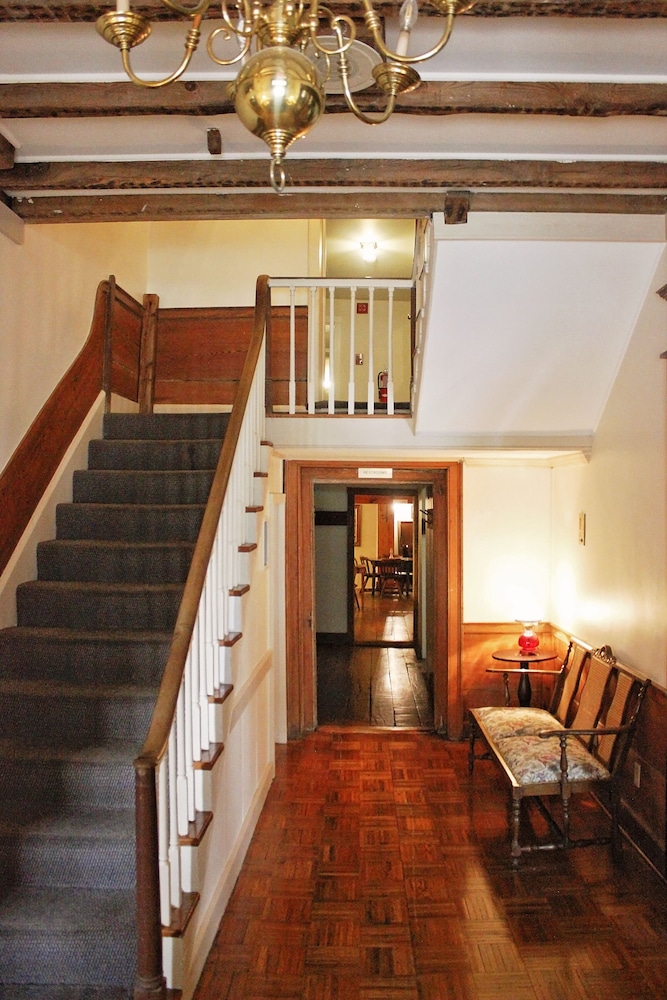 Wayside Inn 57/72