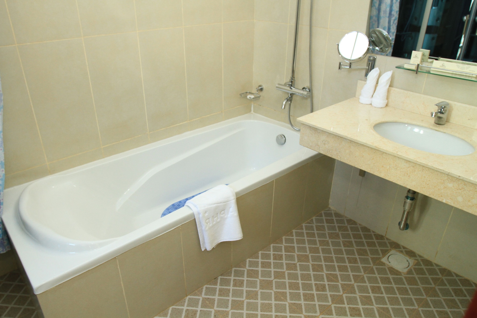 Room, Twin Beds, Aphrodite International Hotel 4/4