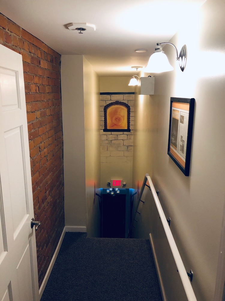 Lodging at the Gaffer Inn 5/48