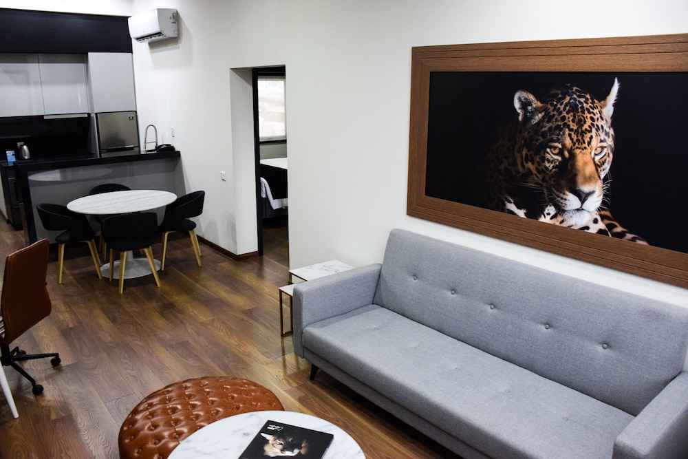 Tryp By Wyndham Santa Cruz 26/38