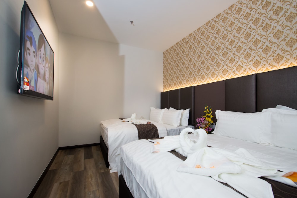 Spring Season Hotel 6/33