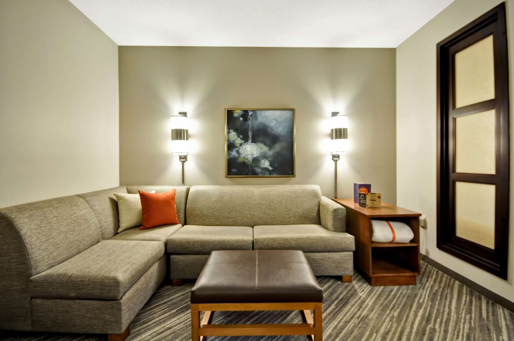Hyatt Place Tampa Airport/Westshore 38/78