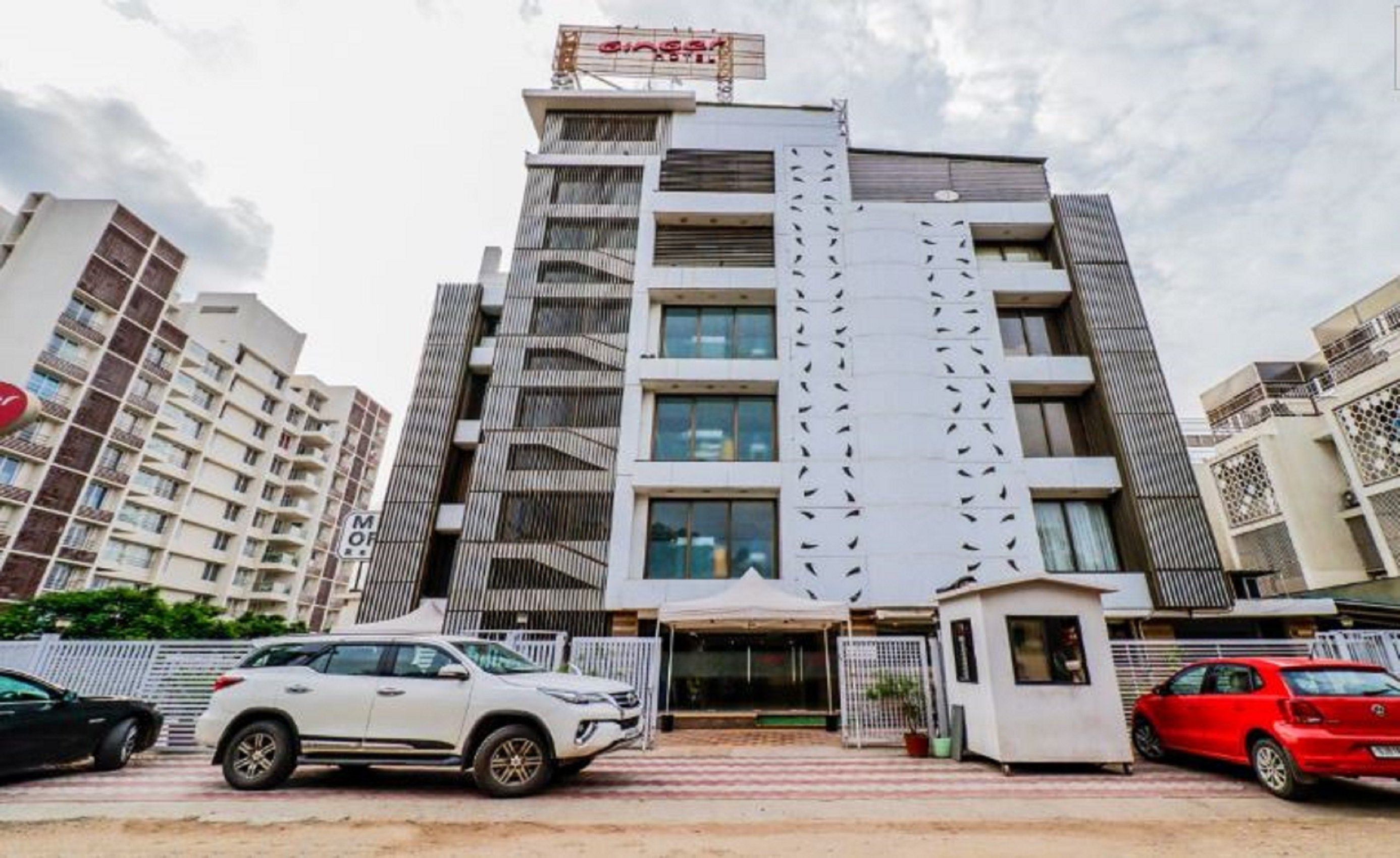 Ginger Ahmedabad Vastrapur 54/57