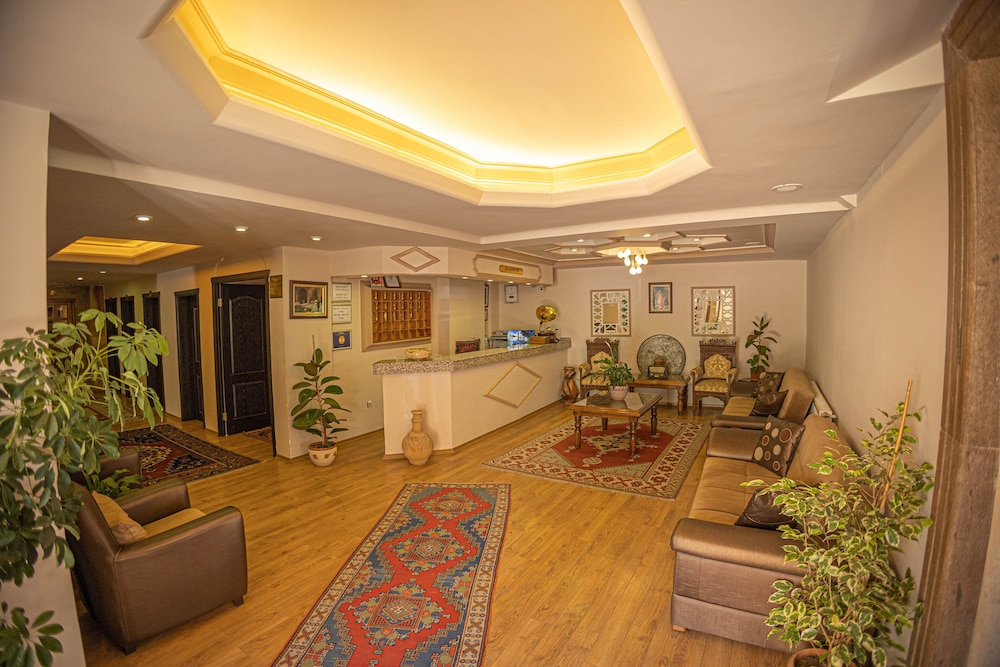 AKUZUN HOTEL 48/65