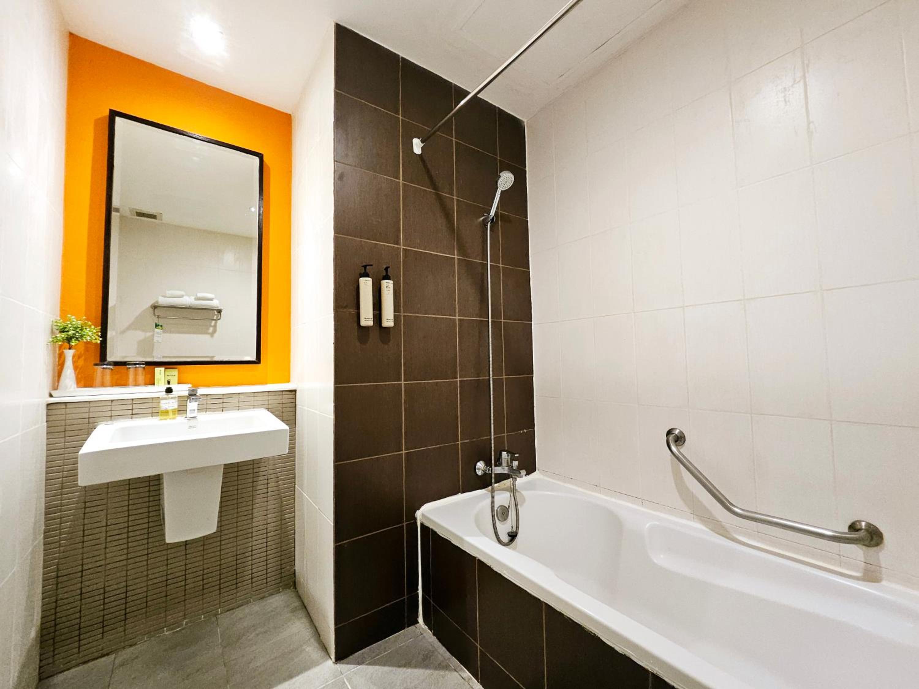 Urban, Plus، Hotel De Bangkok 10/18
