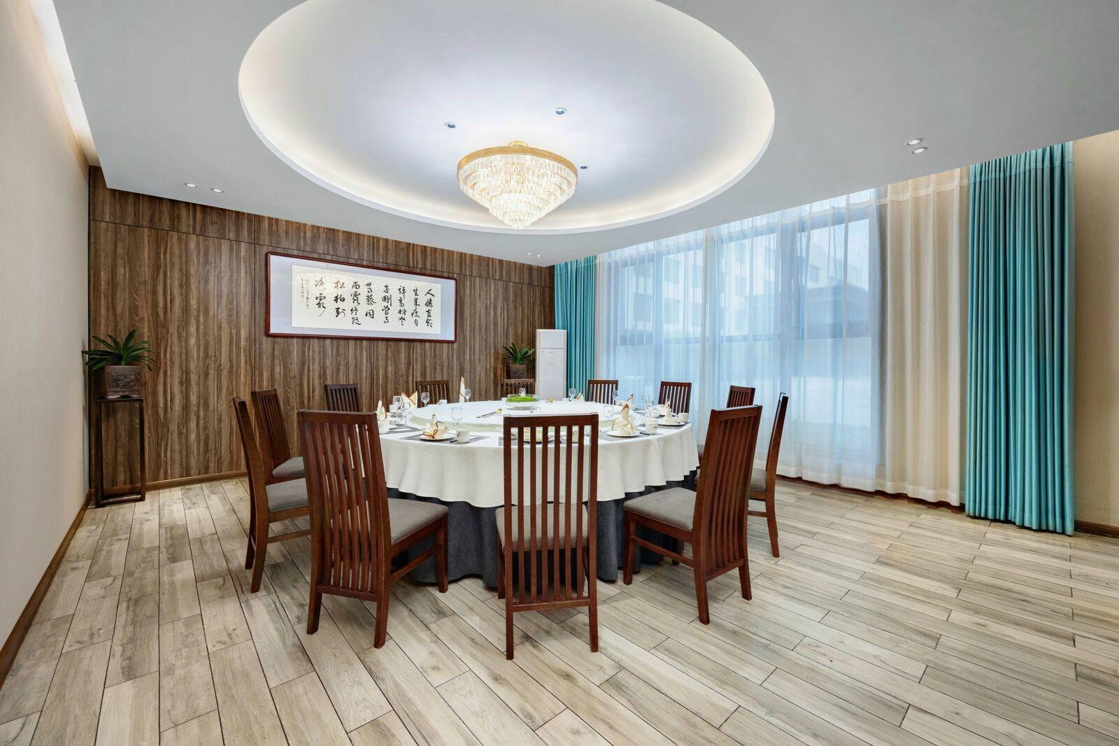 Botai Hotel 24/28