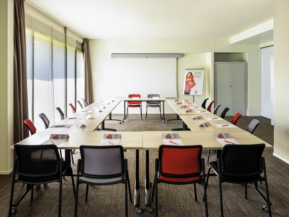 Ibis Marne La Vallee Emerainville 37/46