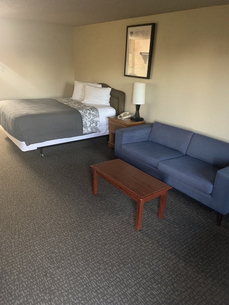 Smokey Point Motor Inn 60/69