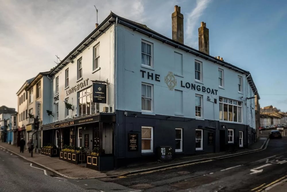 The Longboat Inn 37/41