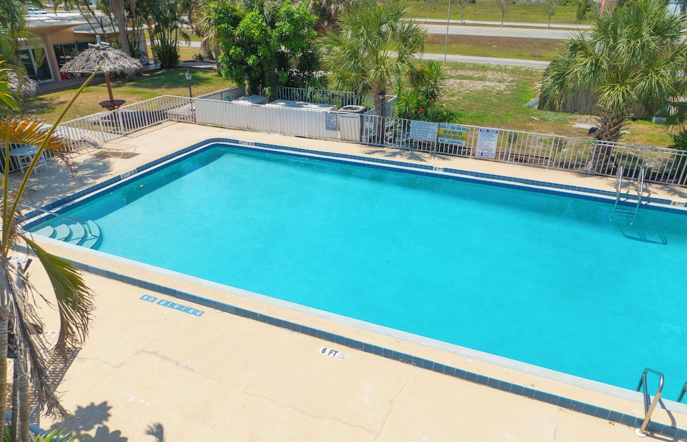 Warm Mineral Springs Motel 38/45