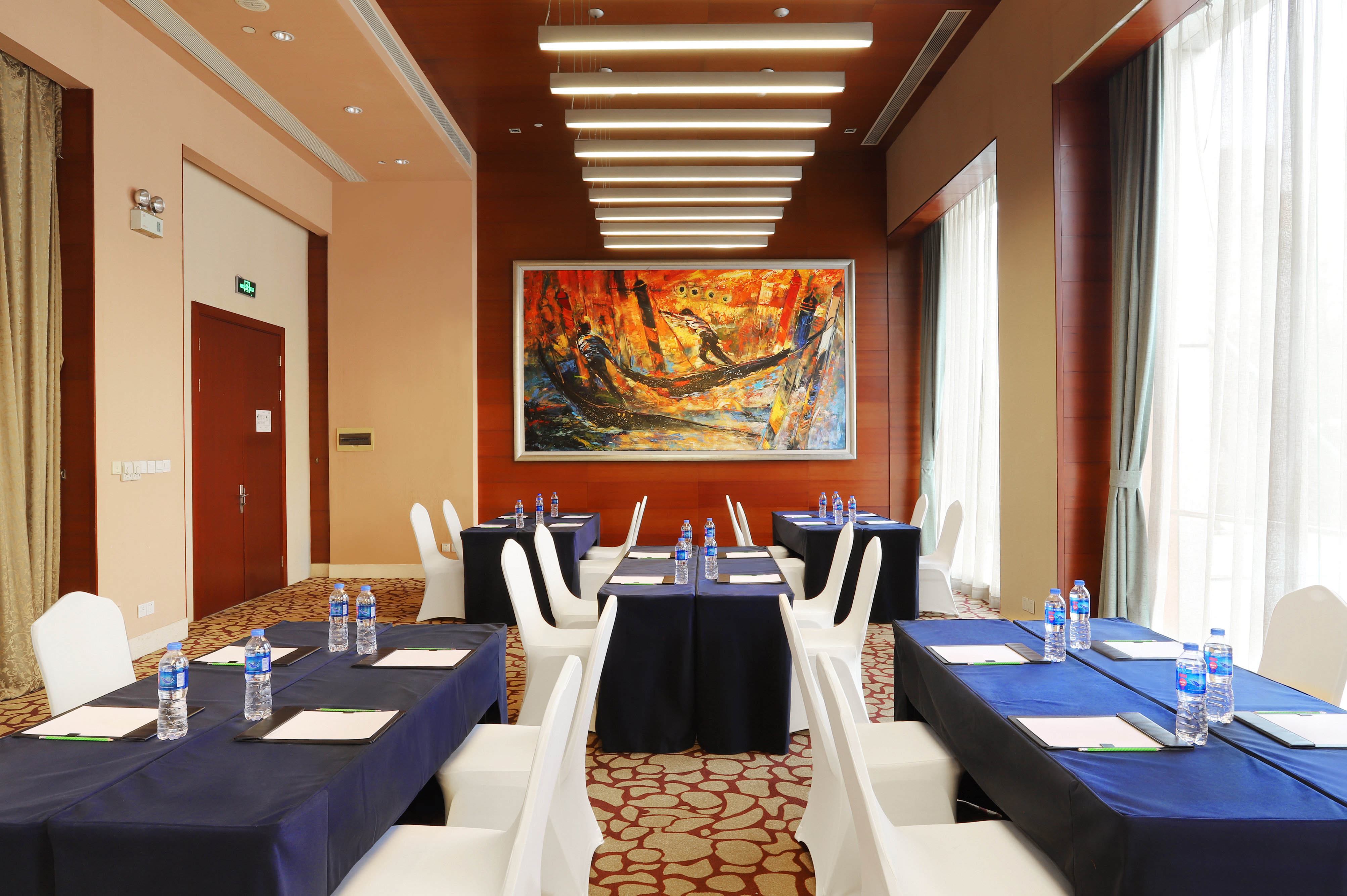 Holiday Inn Shanghai Pudong Nanpu 56/76