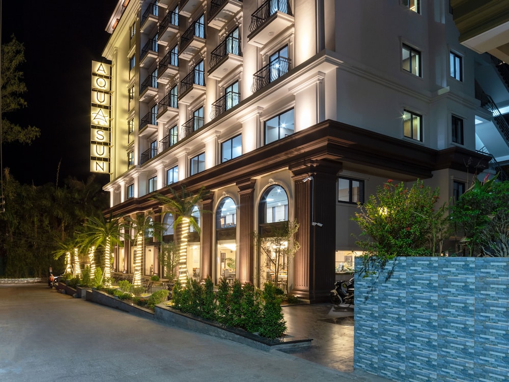 Aquasun Hotel 3/50
