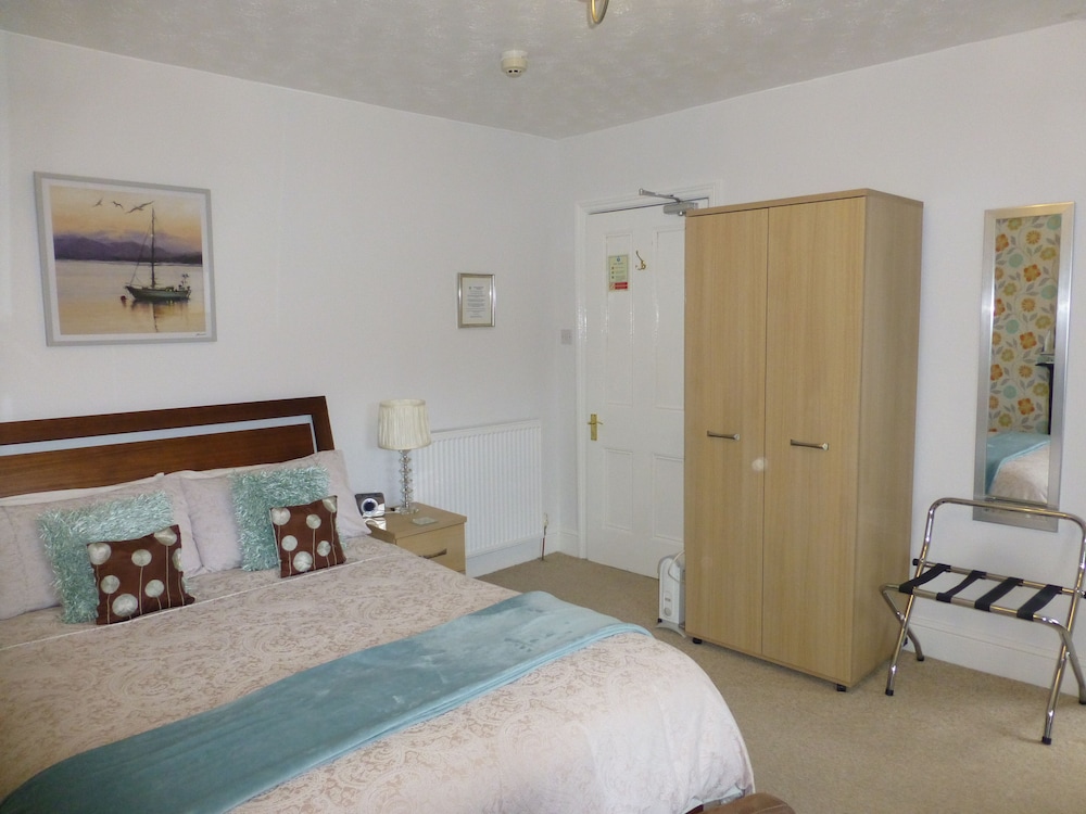 Bryn Derwen Guest House 19/60