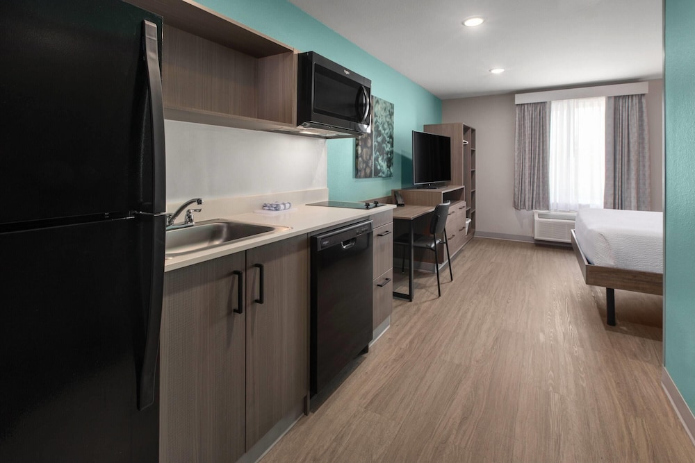 ECHO Suites Extended Stay by Wyndham Fort Worth Alliance 31/59