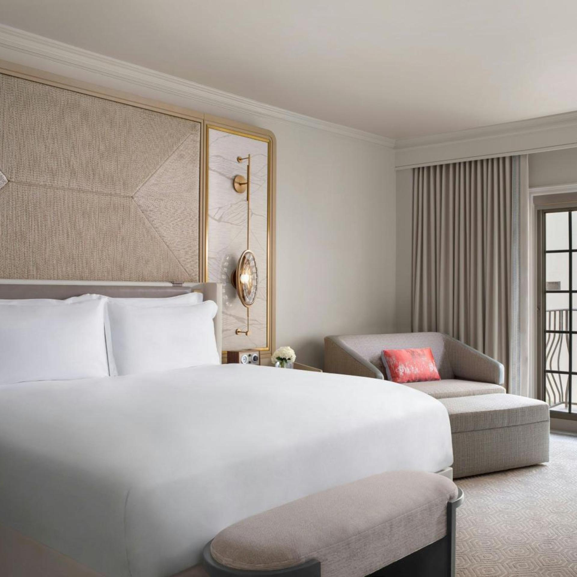 Room, King Bed, Coast View, Balcony, Accessible