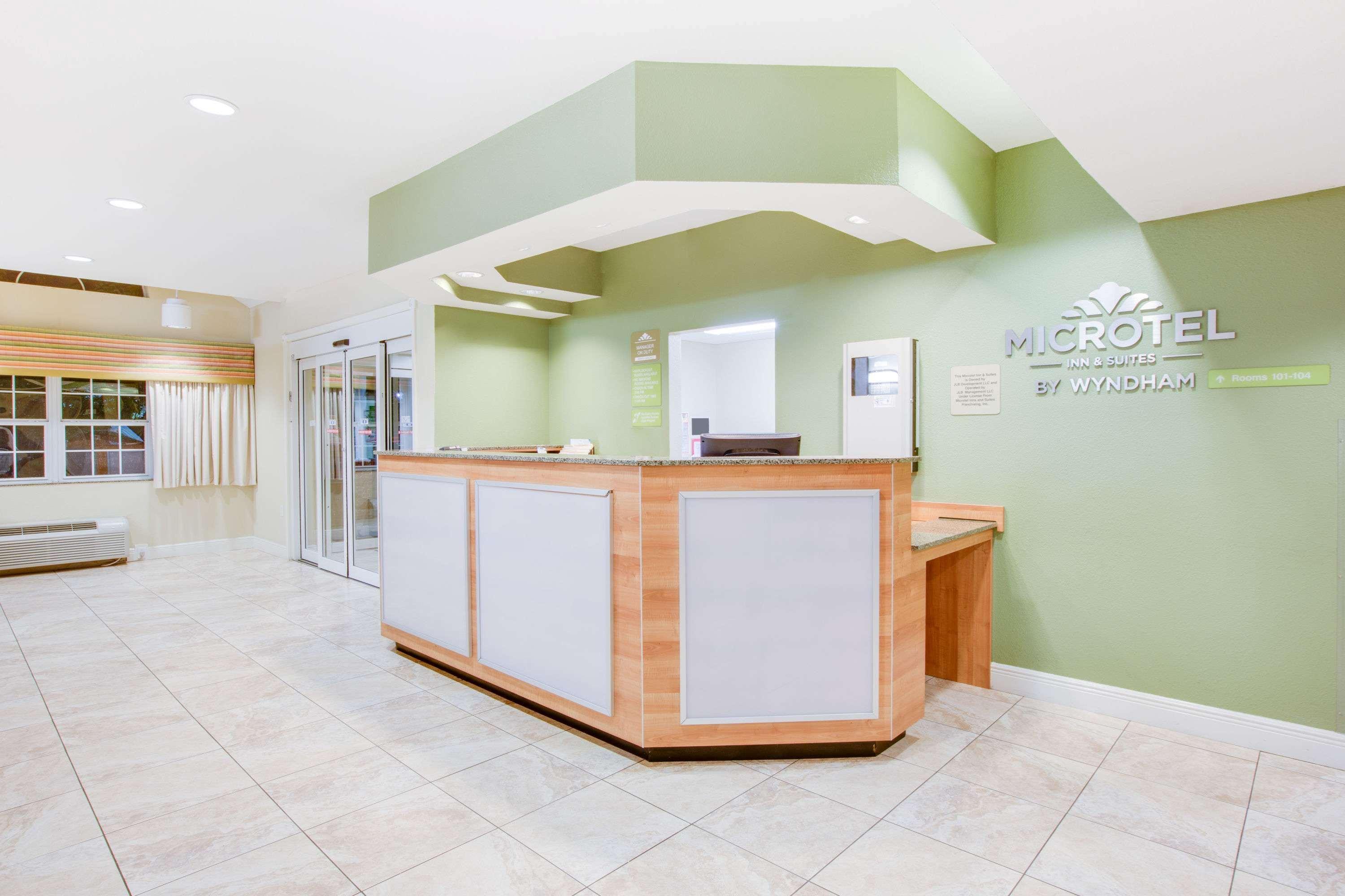 Microtel Inn & Suites by Wyndham Saraland/North Mobile 2/16