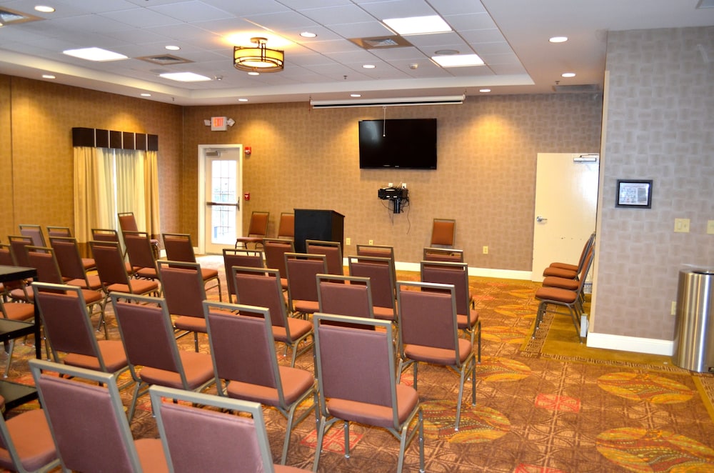 Holiday Inn Express Hotel Suites Smithfield Selma I 95 53/56