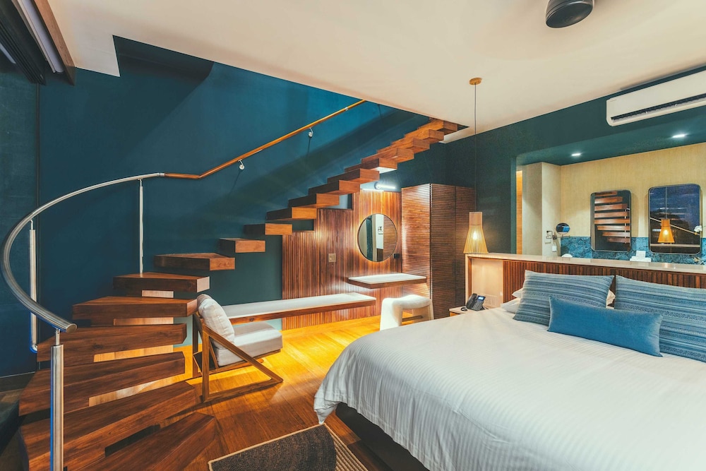 Town House, King Bed, Adult Only