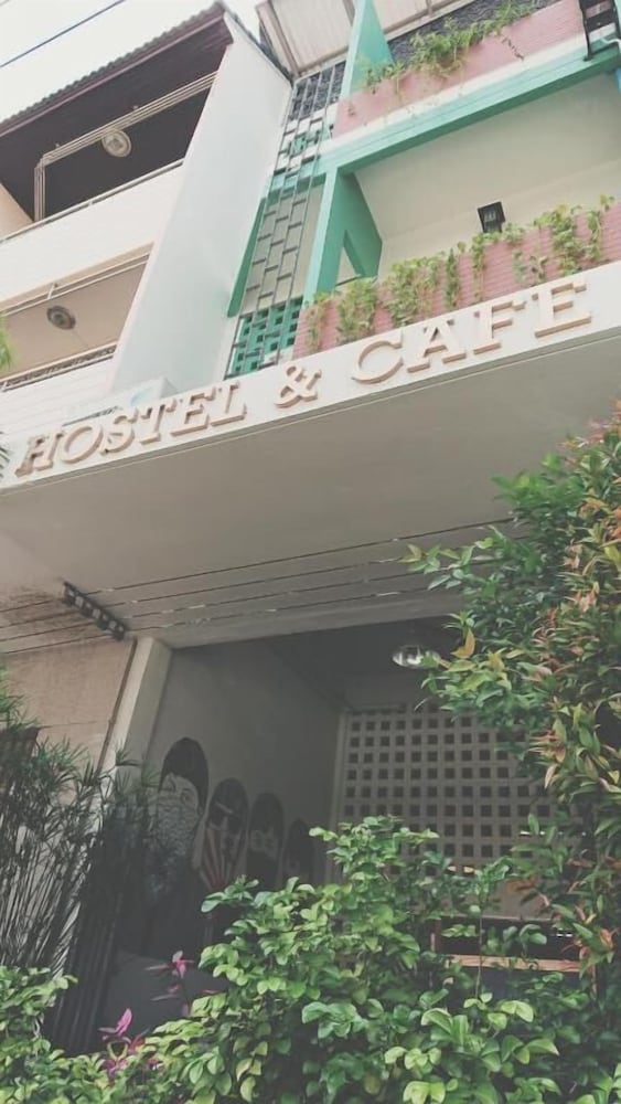 Hybrit Hostel & Cafe 3/37