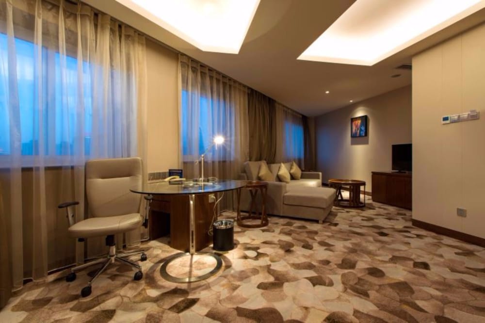 GRAND SKYLIGHT CATIC HOTEL 42/50