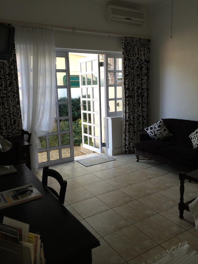 Anchorage Guest House 24/34