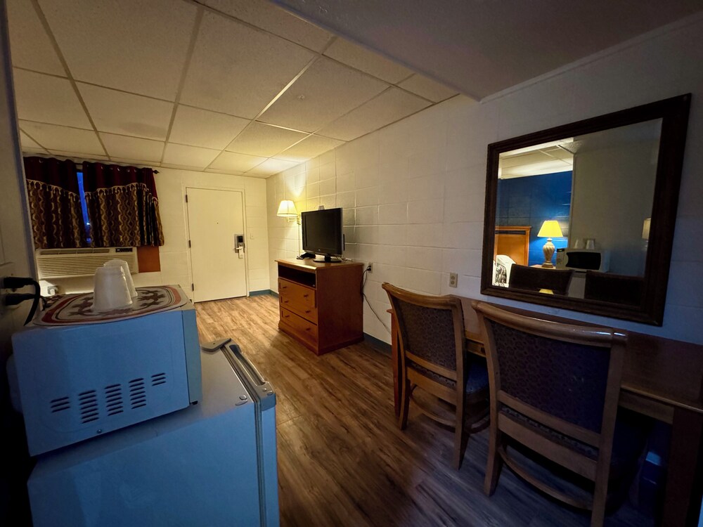 Capital O Budget Inn Ontario I-84 31/52