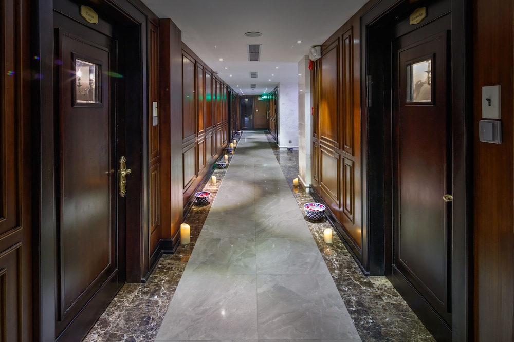 Paradise Suites Hotel 31/66